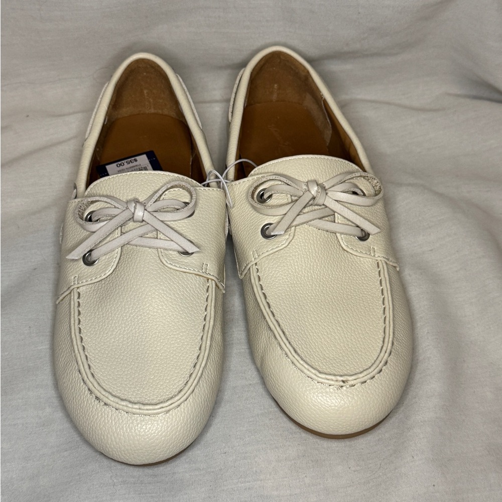 A New Day Off-White Leather Boat Loafers – Size 9.5